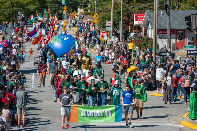 Image of the celebration of nations parade in downtown Rolla